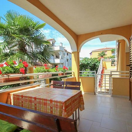 Апартаменты Alenka Orange Новиград Экстерьер фото